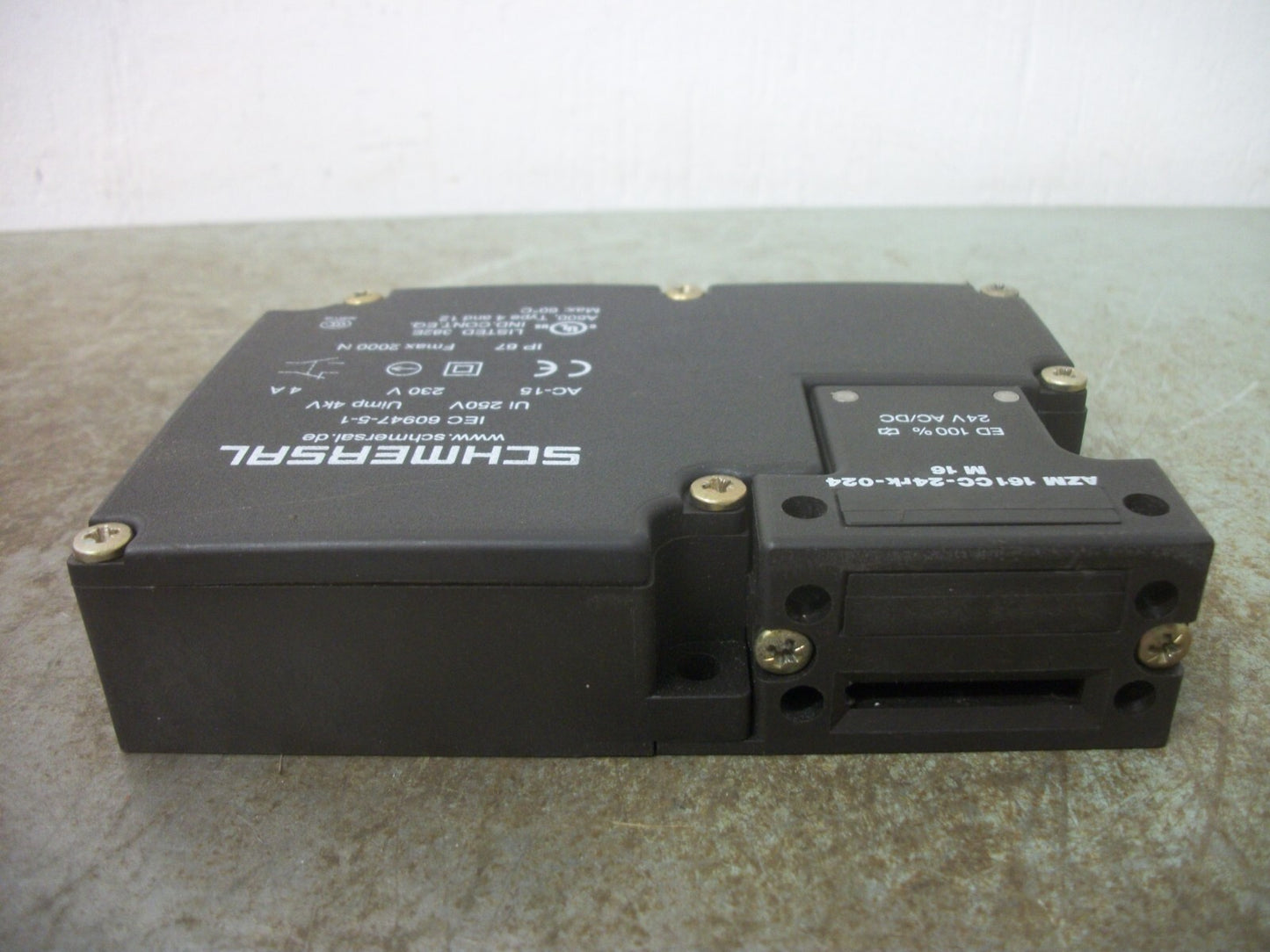 SCHMERSAL SAFETY INTERLOCK SWITCH AZM 161CC-24RK-024