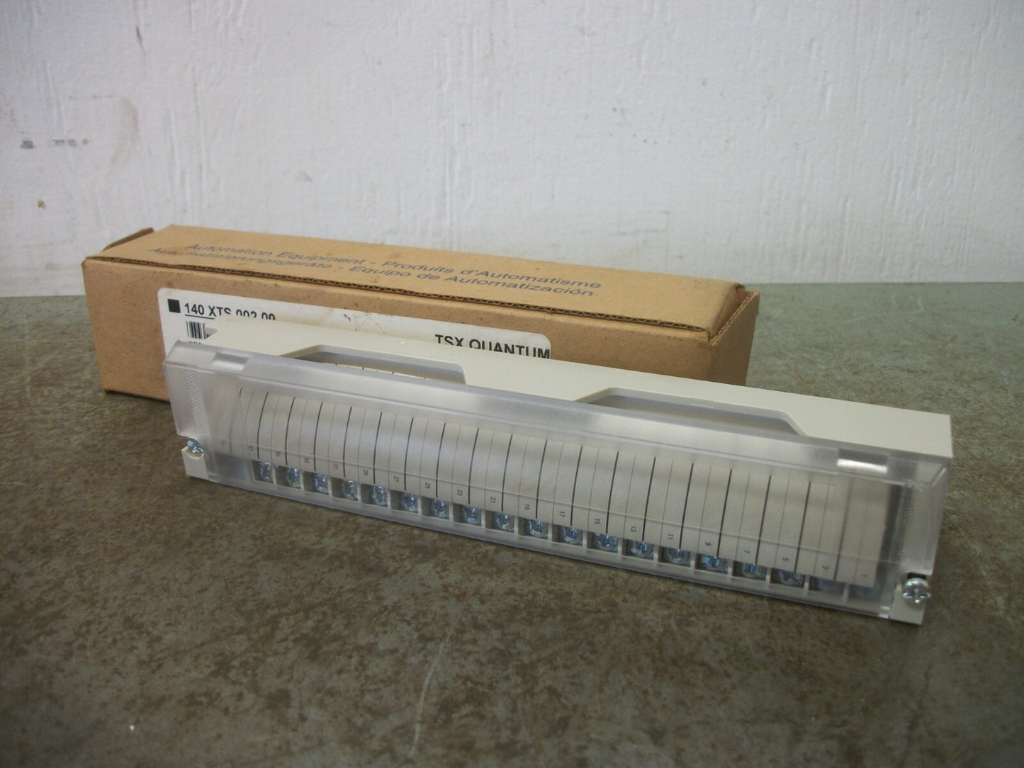 SQUARE D 40-POS TERMINAL STRIP 140 XTS 002 00 NIB