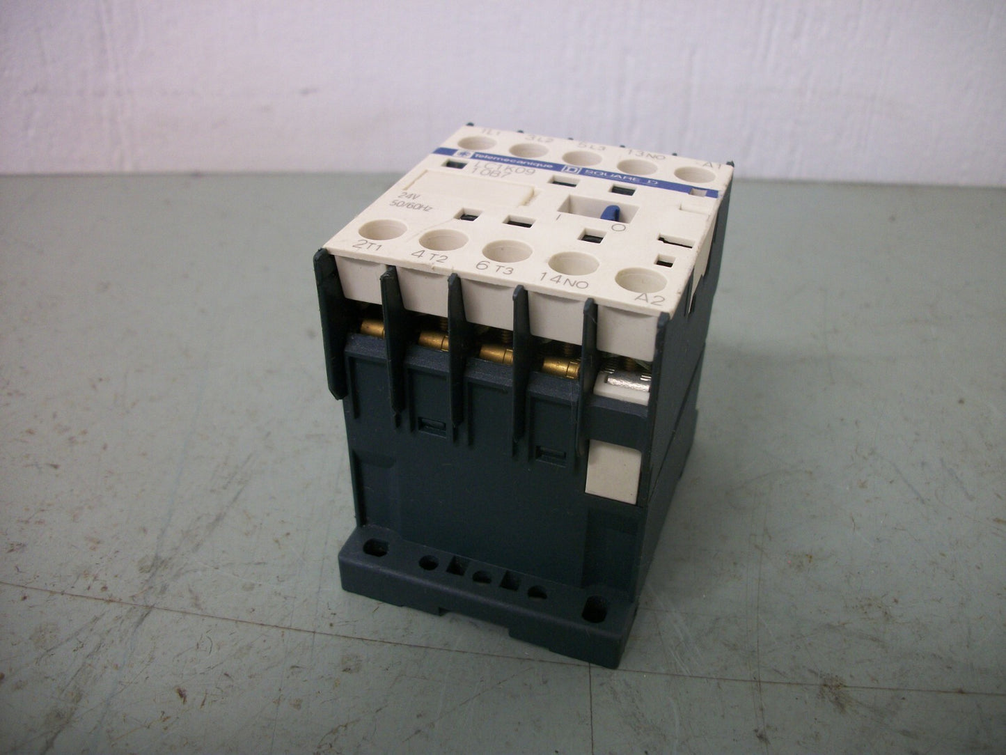 TELEMECANIQUE CONTACTOR LC1K0910B7 20AMP 24VCOIL 3PH 600V 5HP
