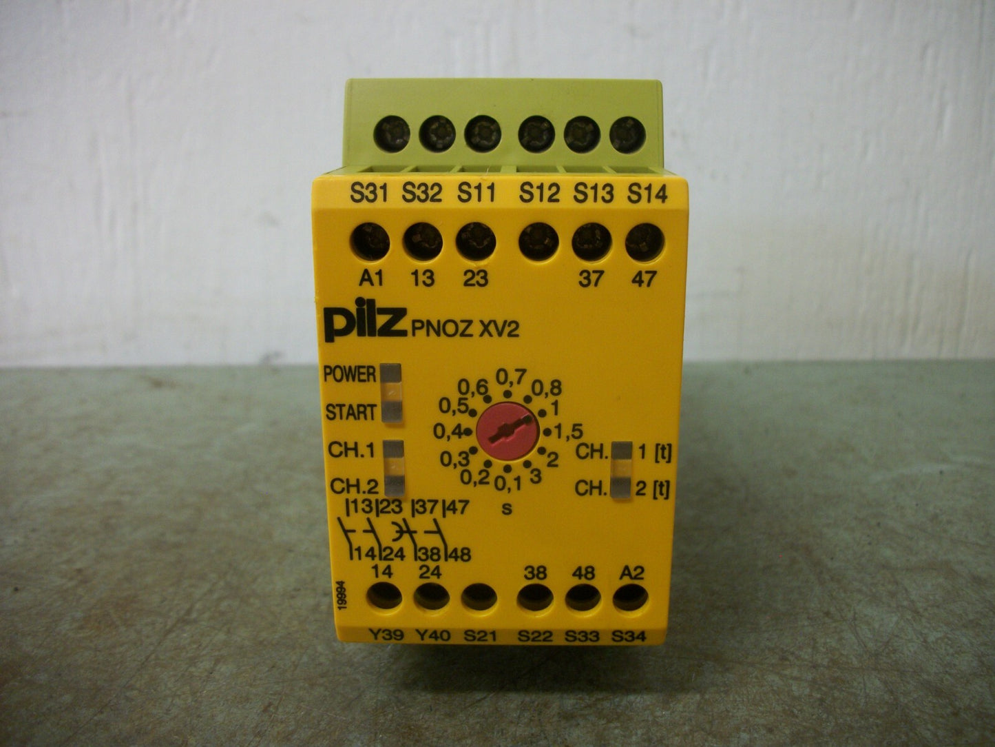 PILZ SAFETY RELAY PNOZ XV2 3/24VDC 2N/0 2N/0 T 24VDC 4.5W