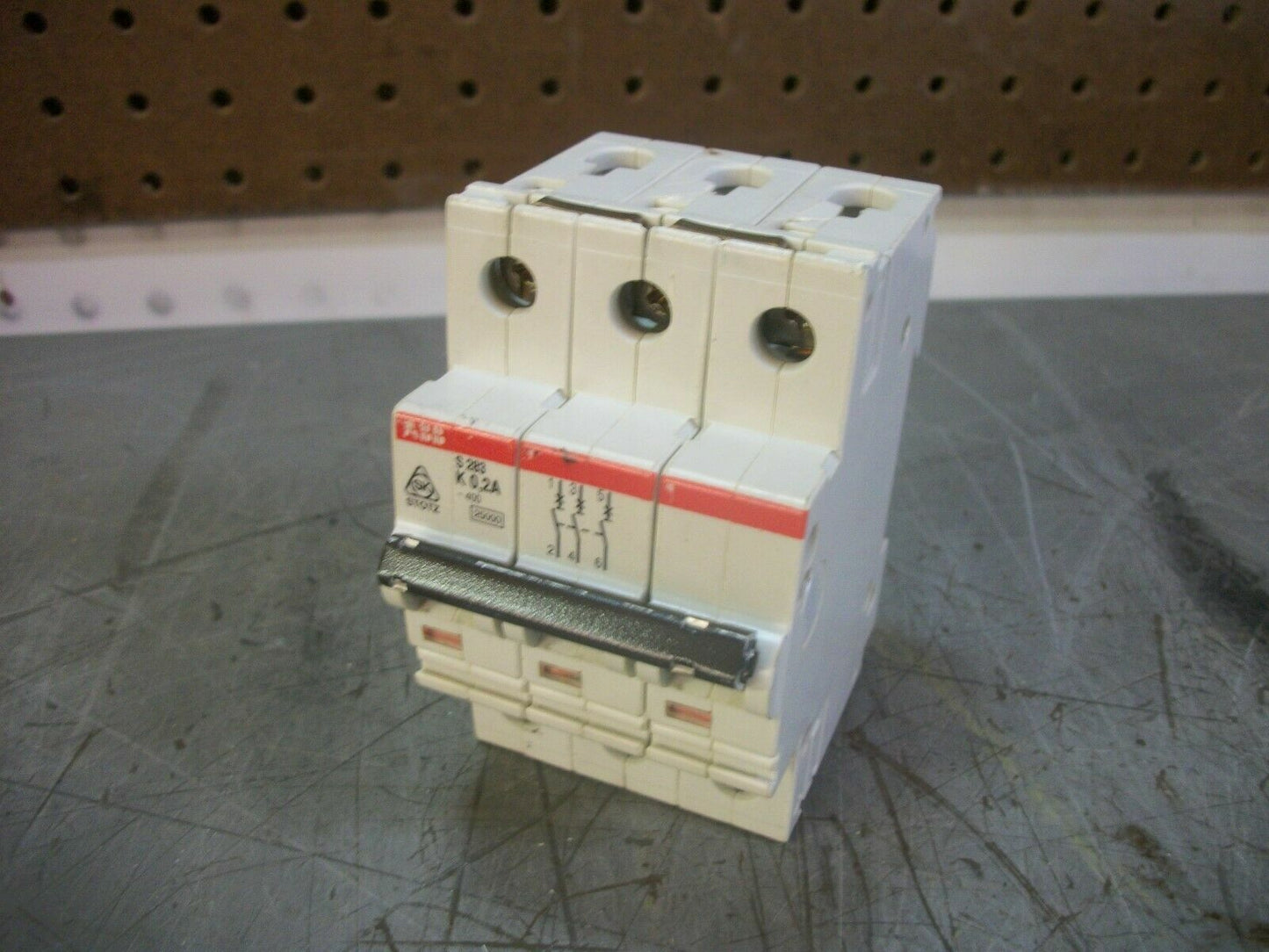 ABB MINI CIRCUIT BREAKER S283K0,2A 0.2AMP 400VOLT 3POLE