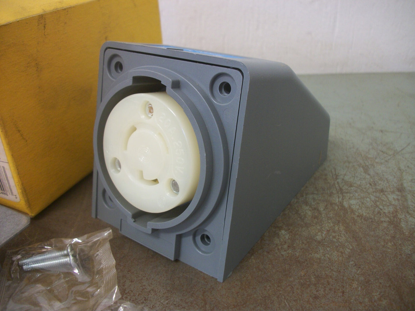 HUBBELL TWIST-LOCK SAFETY SHROUD ANGLE RECEPTACLE HBL2320AR 20A 250V 2P 3W GRND