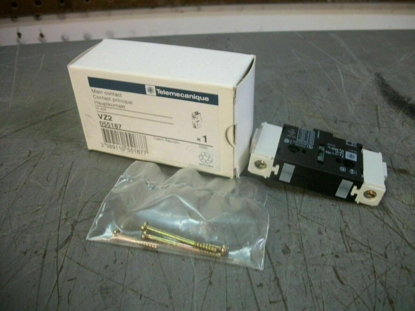 TELEMECANIQUE MAIN CONTACT VZ2 40AMP NIB