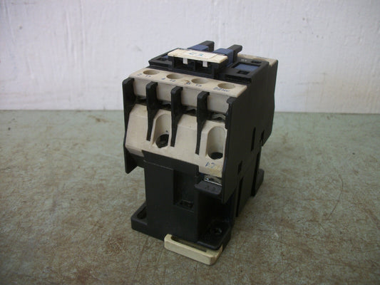 TELEMECANIQUE CONTACTOR LC1D1201B7 25AMP 24VCOIL 3PH 600V 10HP