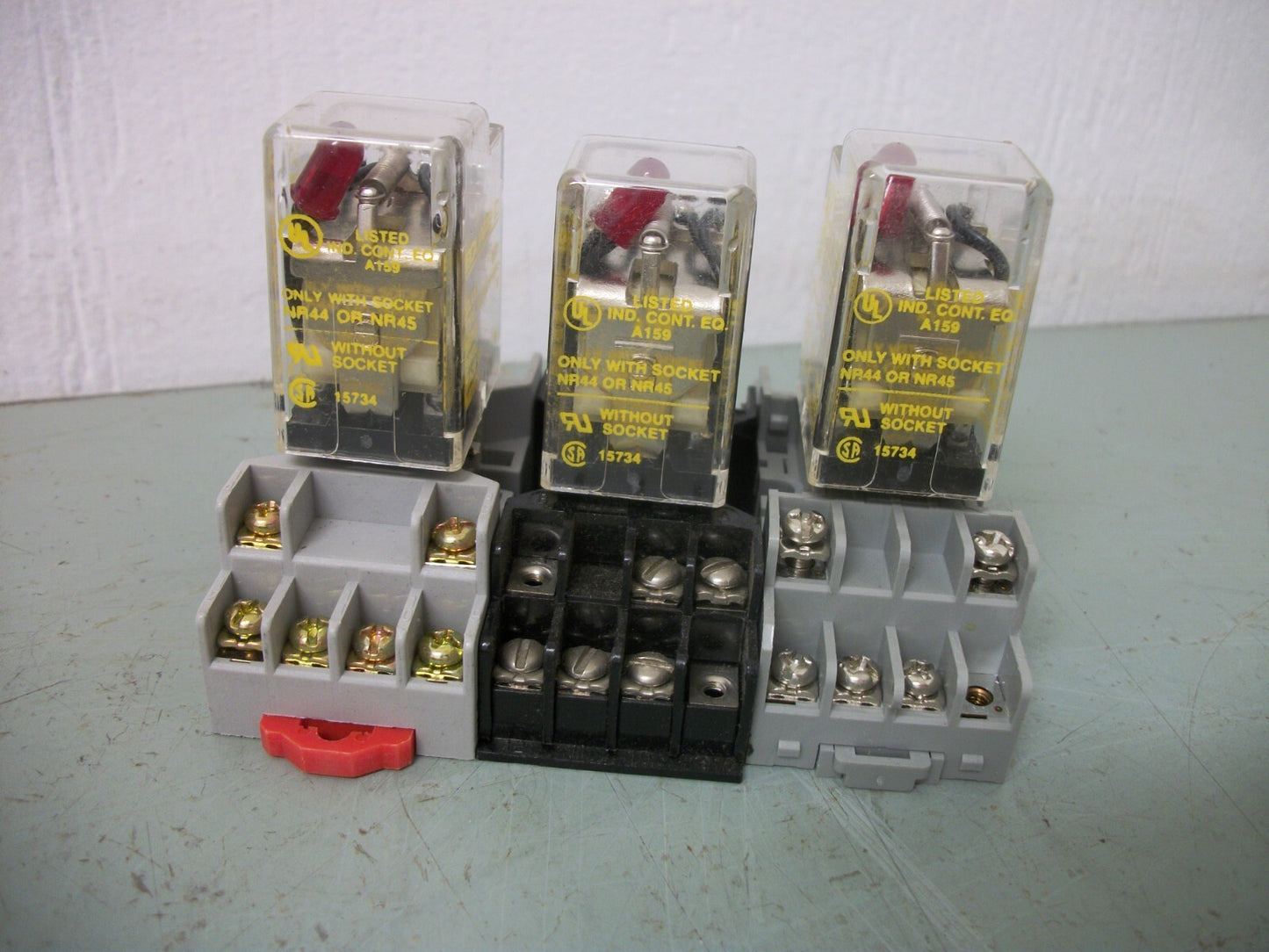 SQUARE D LOT OF 3 4PDT MINI GP RELAYS 8501RSD4M1P14V53 3AMP 24VDC