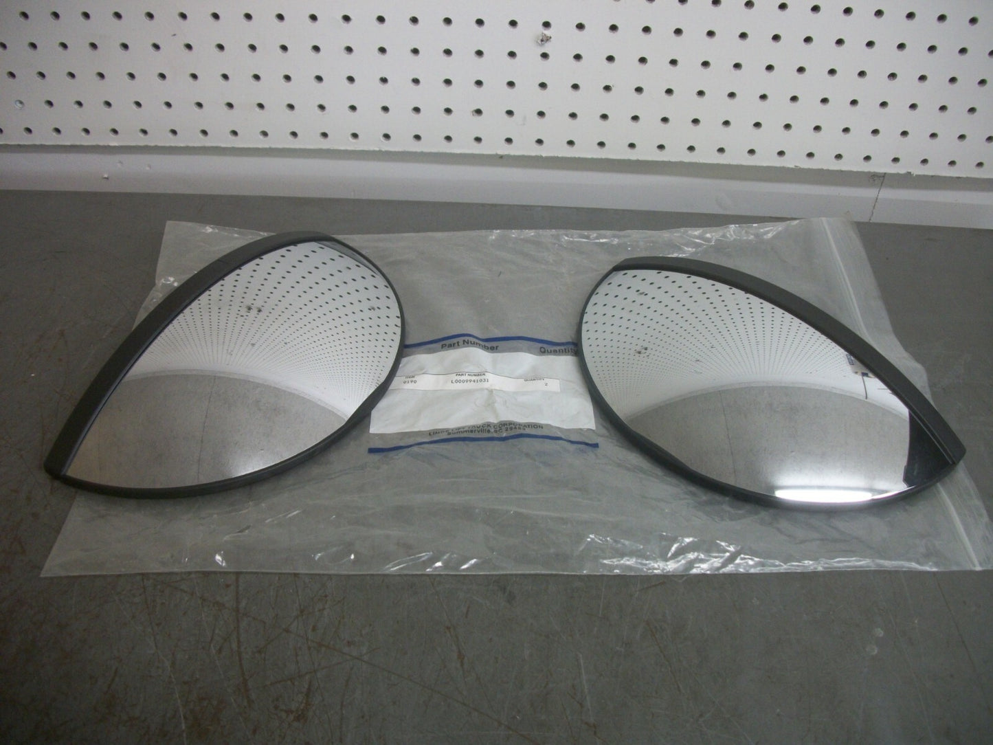 LINDE LOT OF 2 6X11 ACRYLIC MIRRORS L0009941031 NEW