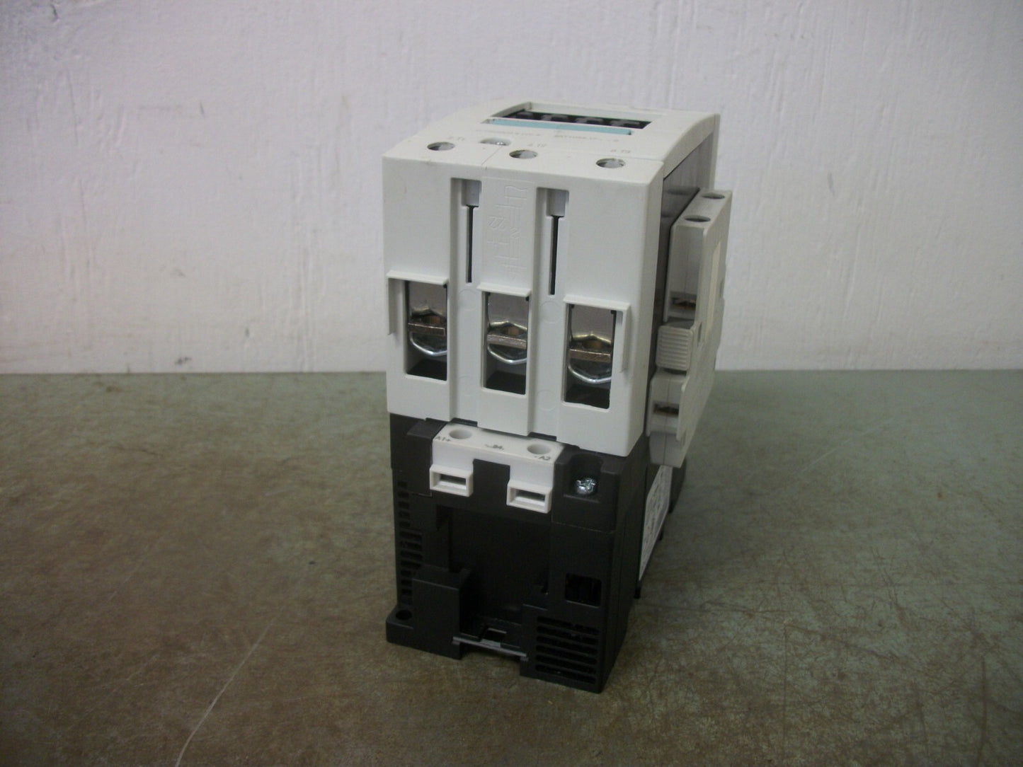 SIEMENS CONTACTOR 3RT1044-1FB46 90AMP 24VCOIL 3PH 600V 60HP