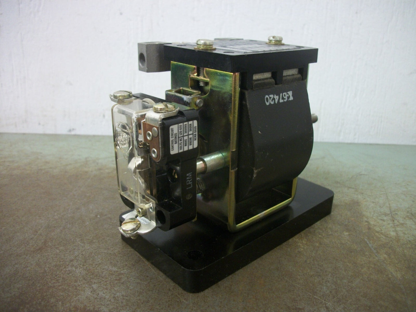 ALLEN-BRADLEY INSTANTANEOUS TRIP RELAY 809-A05E 9AMP 600VOLT NOB