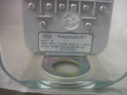 DWYER PHOTOHELIC PRESSURE SWITCH/GAGE 3002 120VOLT 5WATT 25PSIG 0-2" WATER NIB