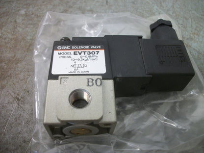 SMC PNEUMATIC SOLENOID VALVE EVT307-5DZ-01 0-0.9MPa 24VCOIL NOB
