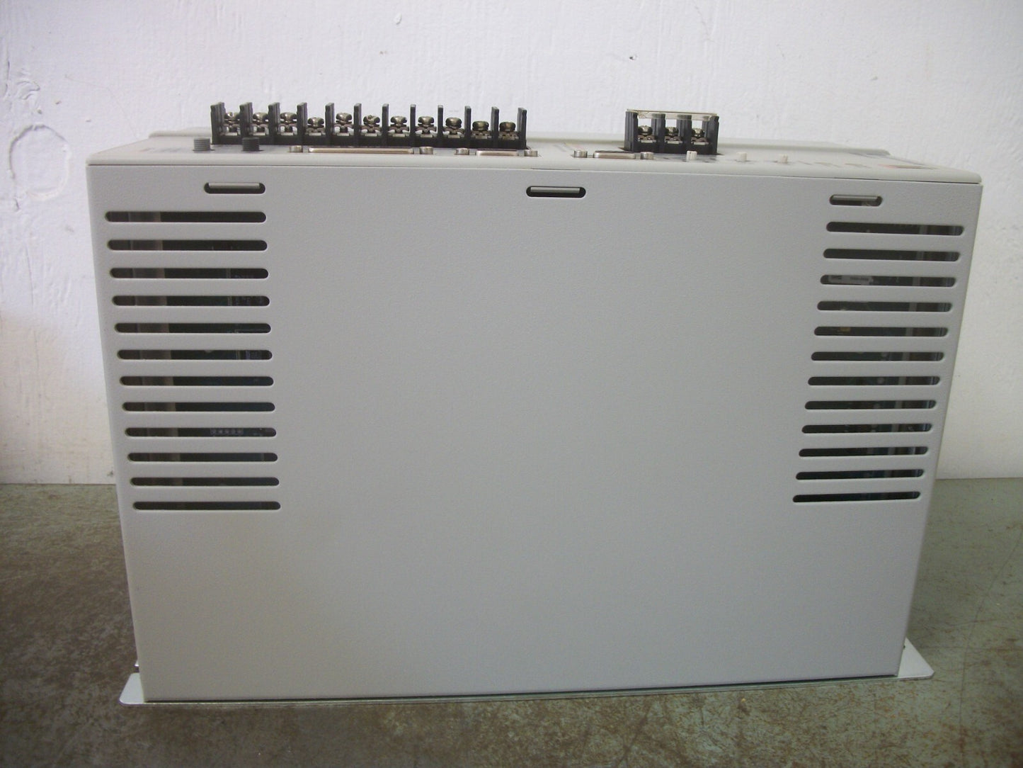 ALLEN-BRADLEY ULTRA 3000 SERVO DRIVE 2098-DSD-HV100-SE 230/460VOLT 3PH