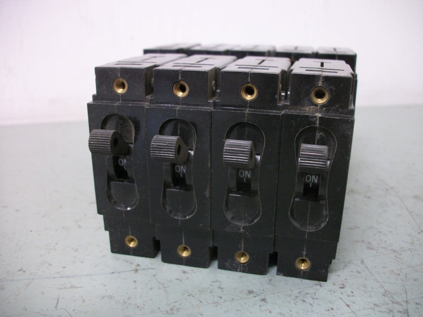 CARLINGSWITCH LOT OF 9 CIRCUIT BREAKERS CA1-X0-02-018-121-C 30AMP 277VOLT 1POLE