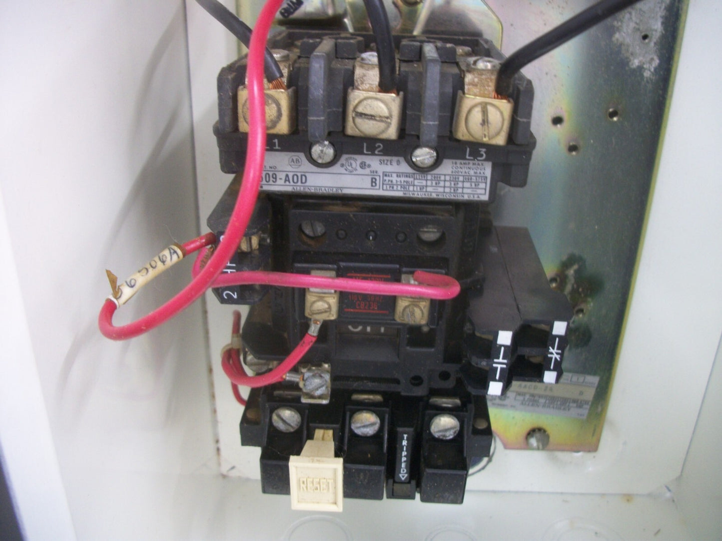 ALLEN-BRADLEY STARTER COMBO SIZE 0 TYPE 1 509-AOD 120VCOIL 30AMP FUSIBLE