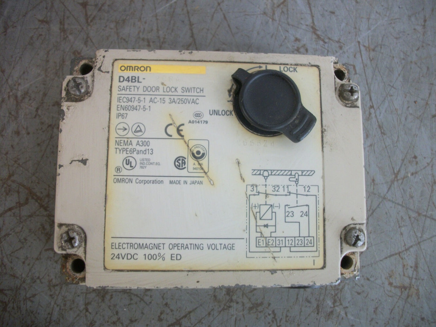 OMRON SAFETY DOOR LOCK SWITCH D4BL-2CRA NO MOUNTED HEAD