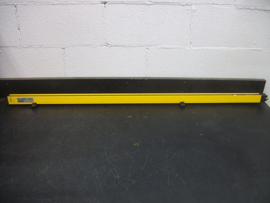 ALLEN-BRADLEY GUARDSHIELD SAFE4 LIGHT CURTAIN TRANSMITTER 445L-T4S1080YD