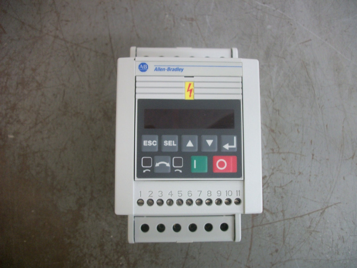 ALLEN-BRADLEY 1HP ANALOG S.F. MOTOR SPEED CONTROLLER 160-BA03NSF1P1 460V 2.3A 3P