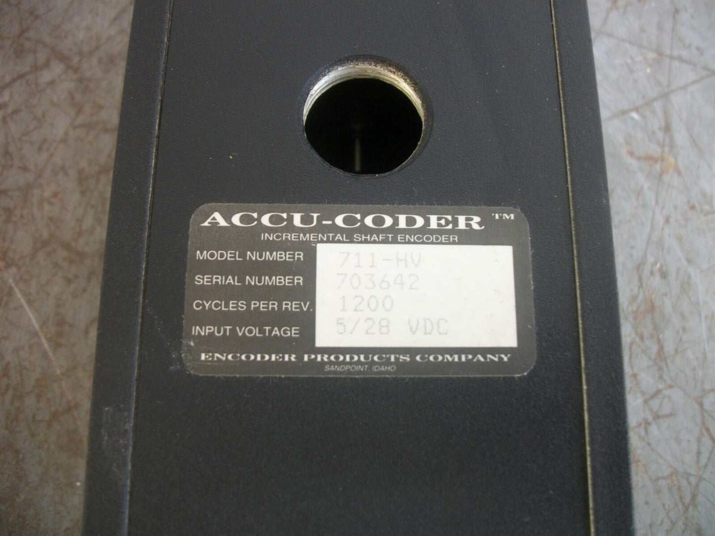 ENCODER PRODUCTS ACCU-CODER INCREMENTAL SHAFT ENCODER 711-HV 1200 CYCLES 5/28VDC