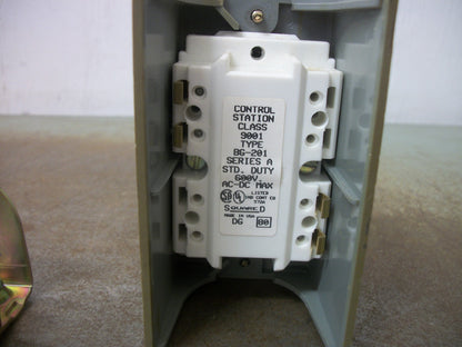 SQUARE D START-STOP MOMENTARY PUSHBUTTON STATION 9001BG201