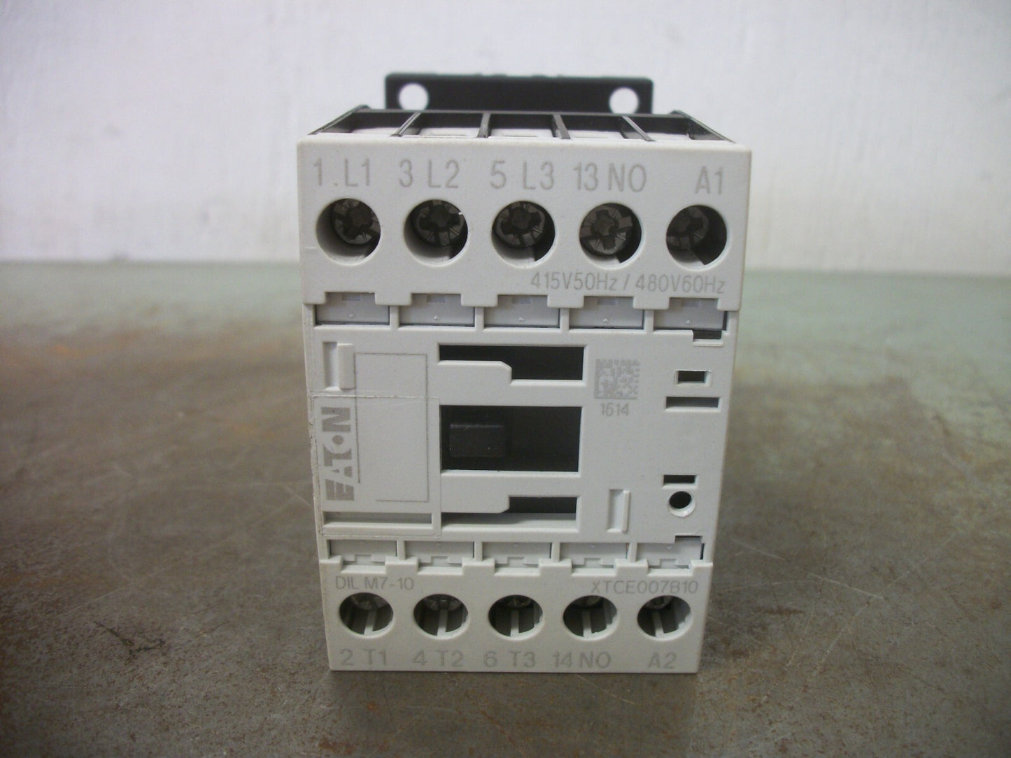 CUTLER-HAMMER DIL-M7-10 CONTACTOR XTCE007B10 20AMP 480VCOIL 3PH 600V 5HP