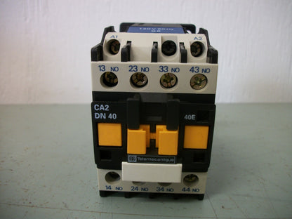 TELEMECANIQUE CONTROL RELAY CA2DN40G6 10AMP 120VCOIL NOB