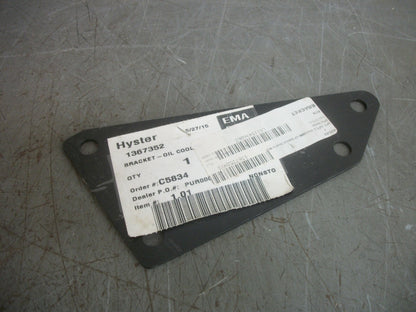 HYSTER OIL COOLER BRACKET 1367352 NEW
