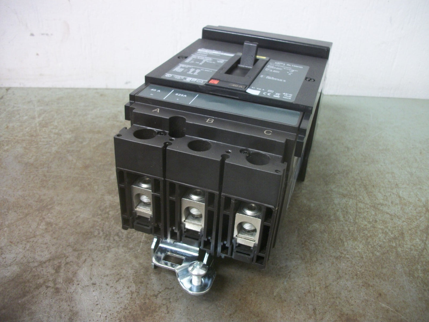 SQUARE D POWERPACT I-LINE HG CIRCUIT BREAKER HGA36040 40AMP 600VOLT 3POLE