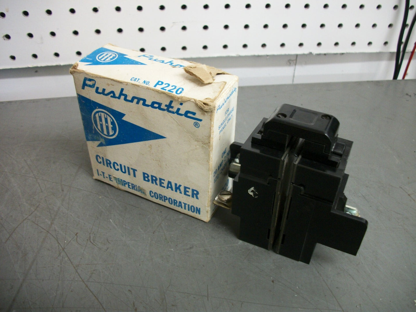 SIEMENS ITE PUSHMATIC CIRCUIT BREAKER P220 20AMP 240VOLT 2POLE NIB