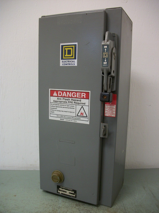 SQUARE D STARTER COMBO SIZE 0 TYPE 1 8536SBO2 120VCOIL 30AMP FUSIBLE