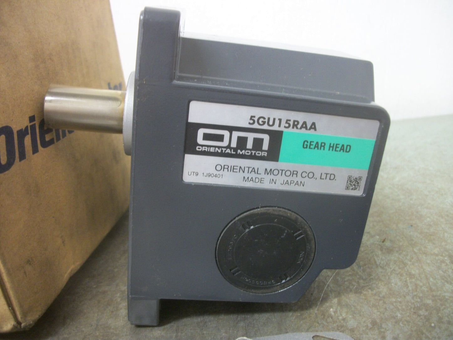 ORIENTAL MOTOR 15:1 RATIO RIGHT ANGLE SOLID SHAFT GEARHEAD 5GU15RAA NIB