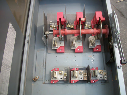 SQUARE D DISCONNECT TYPE 3,3R,12 H365AWK 400AMP 600VOLT 3POLE FUSIBLE REFURB