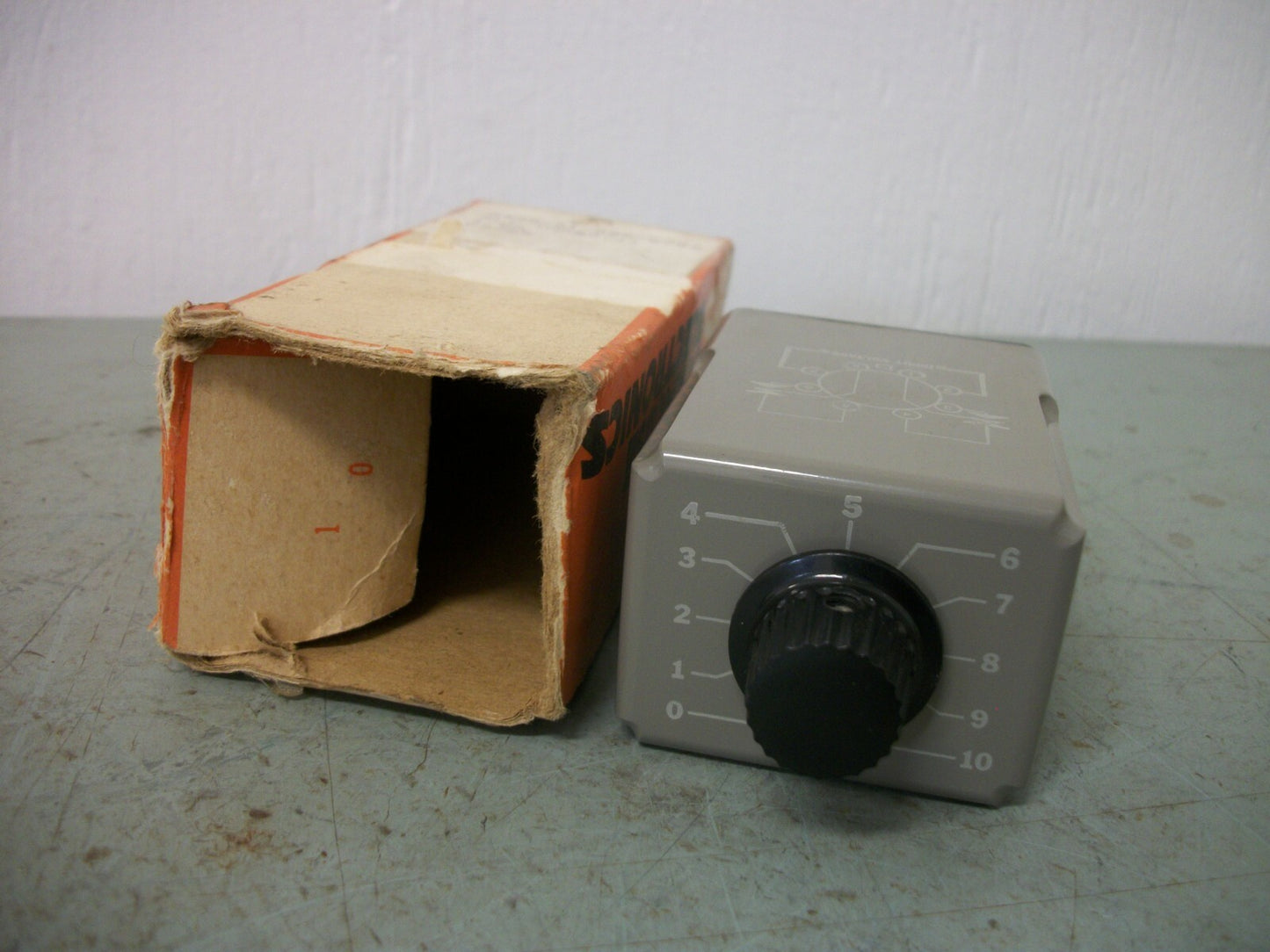 PS SYRACUSE TIME DELAY RELAY TNR/D-00711 60SEC 28VDC GRAY NIB