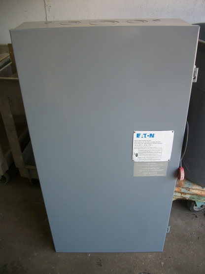 CUTLER-HAMMER DISCONNECT TYPE 1 DH325FGK 400AMP 240VOLT 3POLE FUSIBLE NOB REFURB