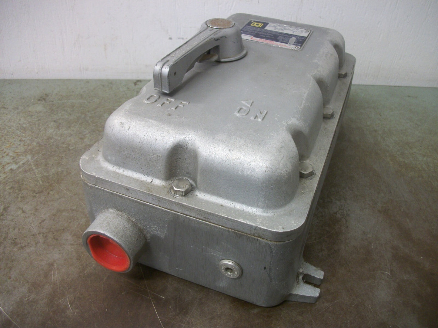 SQUARE D ENCL CIRCUIT BREAKER 3R H-100-XFA 100AMP 600VOLT 3POLE W/BREAKER NOB