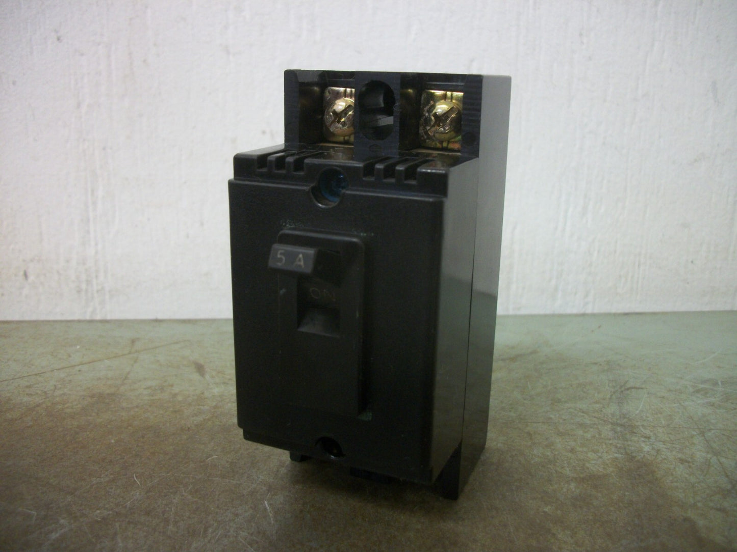 MITSUBISHI NO-FUSE CIRCUIT BREAKER NF30-CB 5AMP 250VOLT 2POLE
