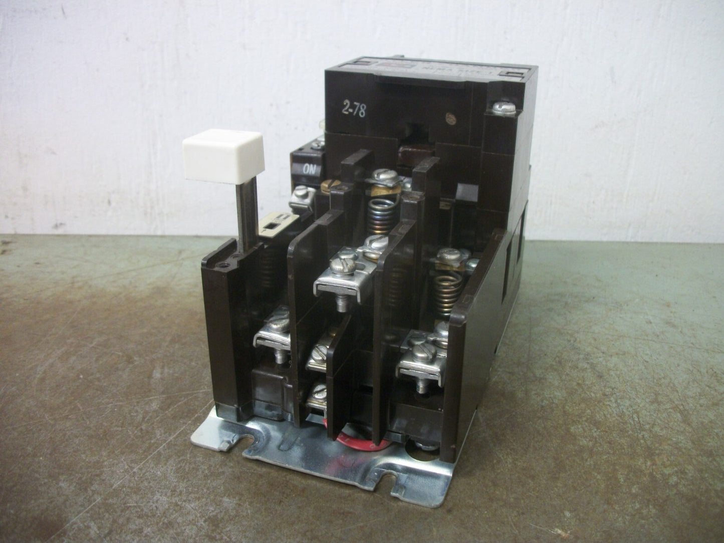 CUTLER-HAMMER SIZE 1 MOTOR STARTER A10CN0 27AMP 120VCOIL 3PH 600V 10HP