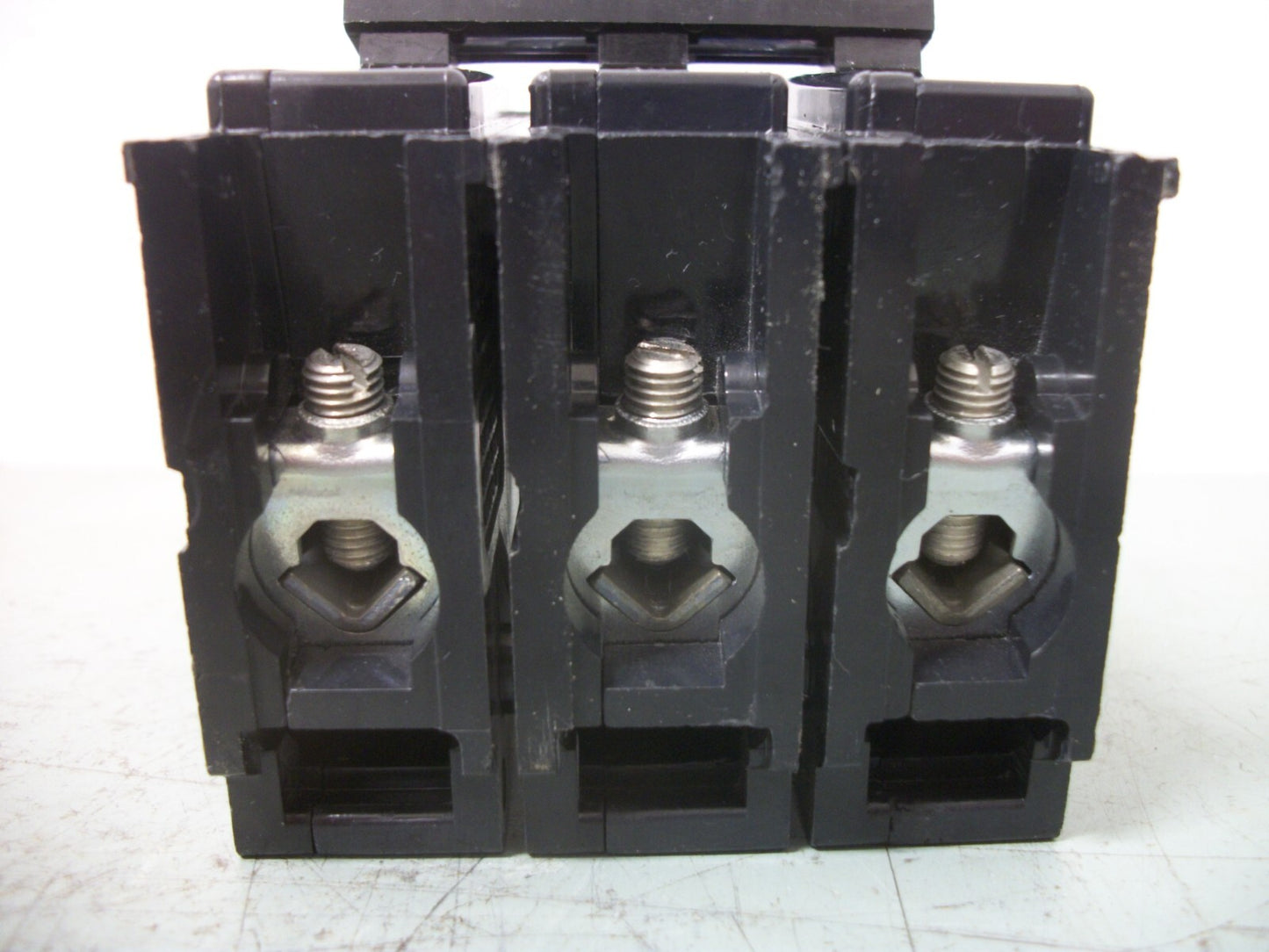 CUTLER-HAMMER BA CIRCUIT BREAKER BAB3020H 20AMP 240VOLT 3POLE NOB