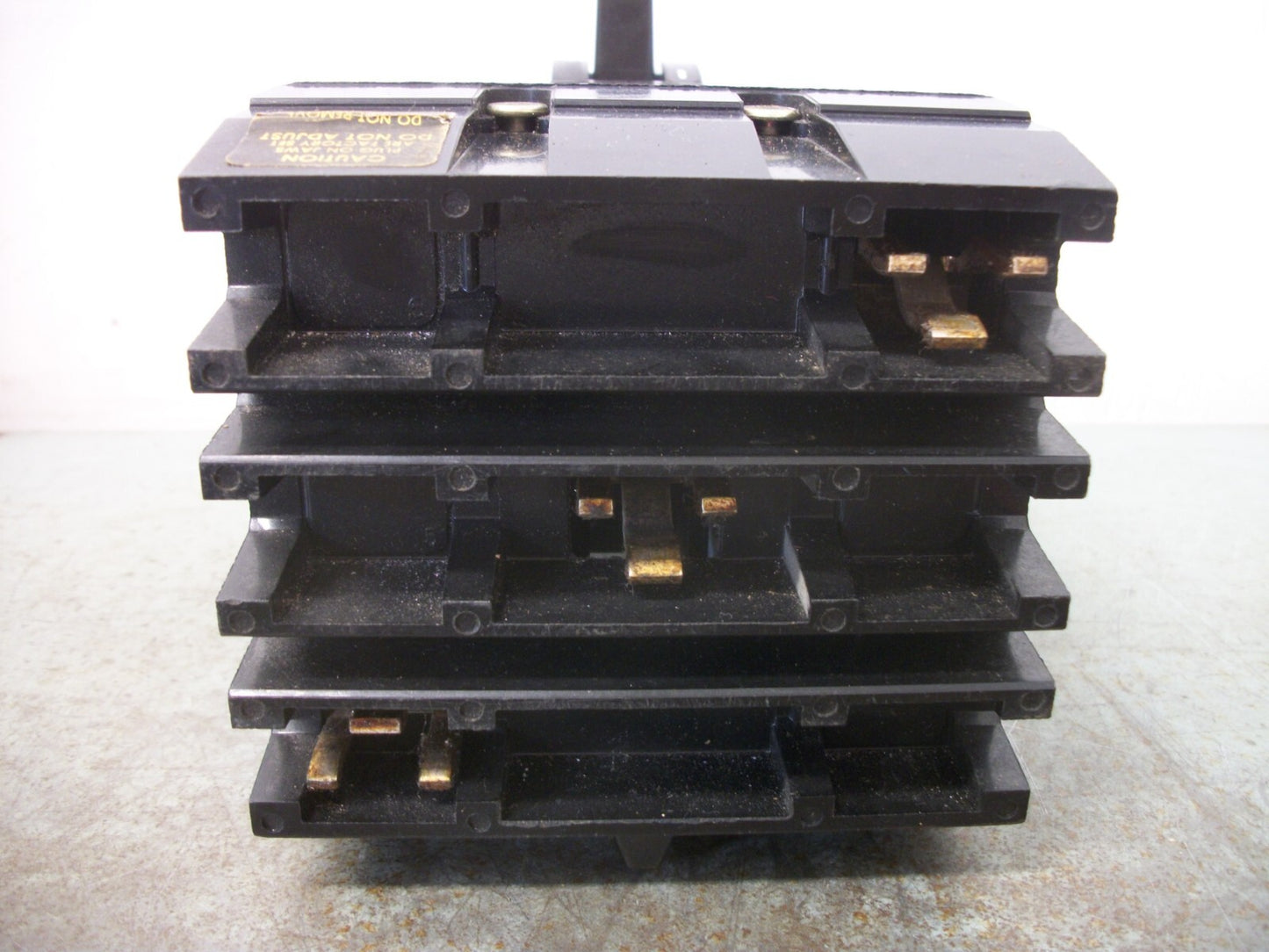 SQUARE D I-LINE FA CIRCUIT BREAKER FA34070 70AMP 480VOLT 3POLE GRAY