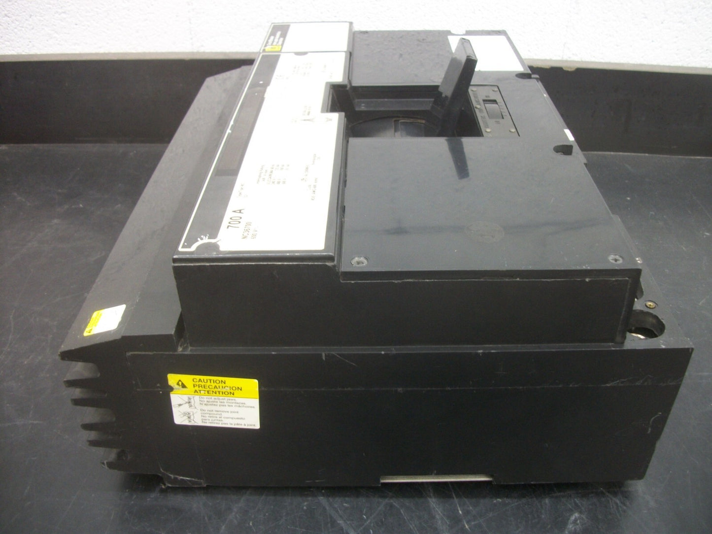 SQUARE D I-LINE NC CIRCUIT BREAKER NC36700 700AMP 600VOLT 3POLE GRAY