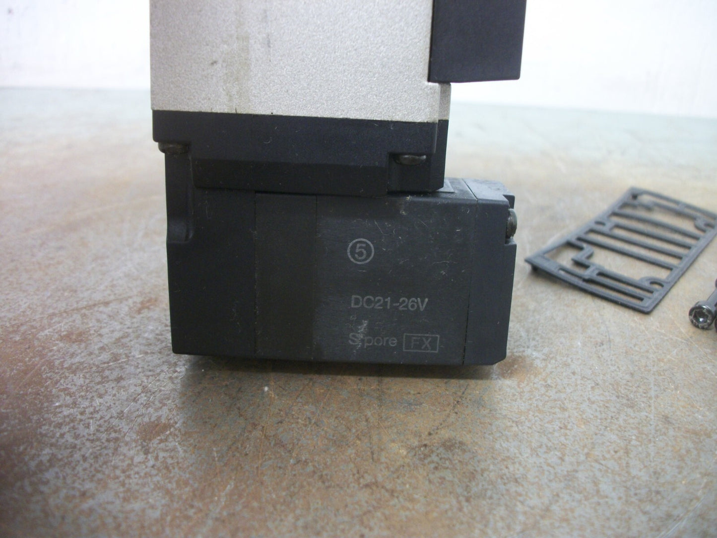 SMC PNEUMATIC SOLENOID VALVE NVFS3100-5FZ 26VCOIL 0.1-1.0MPa