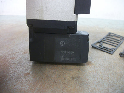 SMC PNEUMATIC SOLENOID VALVE NVFS3100-5FZ 26VCOIL 0.1-1.0MPa