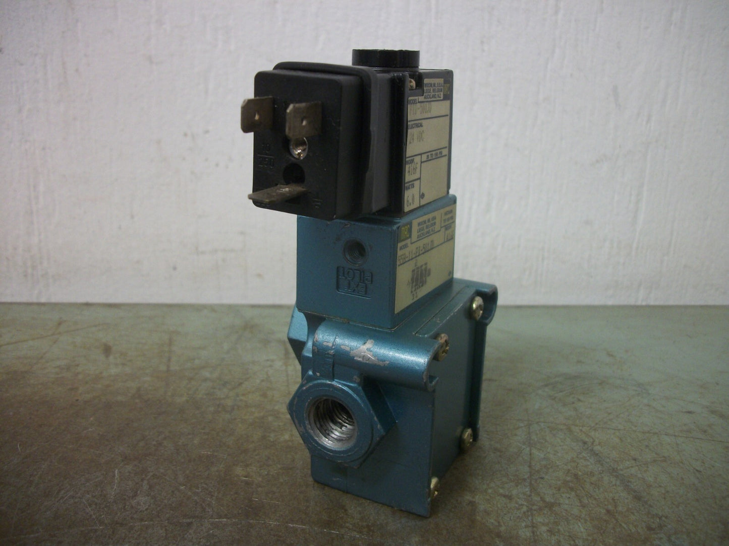 MAC 3-WAY SOLENOID VALVE 55B-11-PI-501JD 150PSI 24VDC 6W