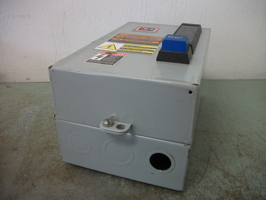 CUTLER-HAMMER ENCL MOTOR STARTER CE15DNS3 18AMP 120VCOIL 3PH 600V 15HP