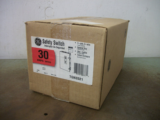 GE DISCONNECT TYPE 1 TGN3321 30AMP 240VOLT 3POLE NON-FUSIBLE NIB