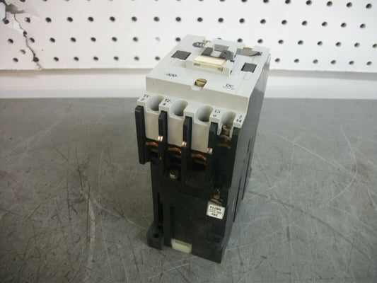 ALLEN-BRADLEY CONTACTOR 100-A30NZ*3 30AMP 24VCOIL 3PH 600V 25HP