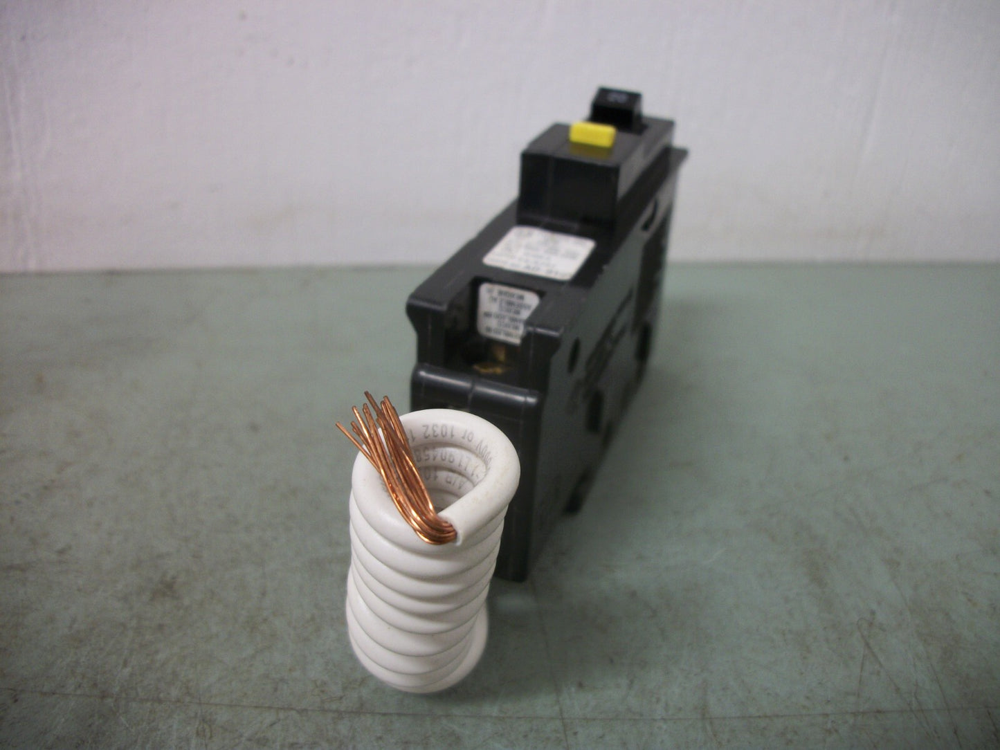 SQUARE D GFCI HOM CIRCUIT BREAKER HOM120GFI 20AMP 120VOLT 1POLE NOB