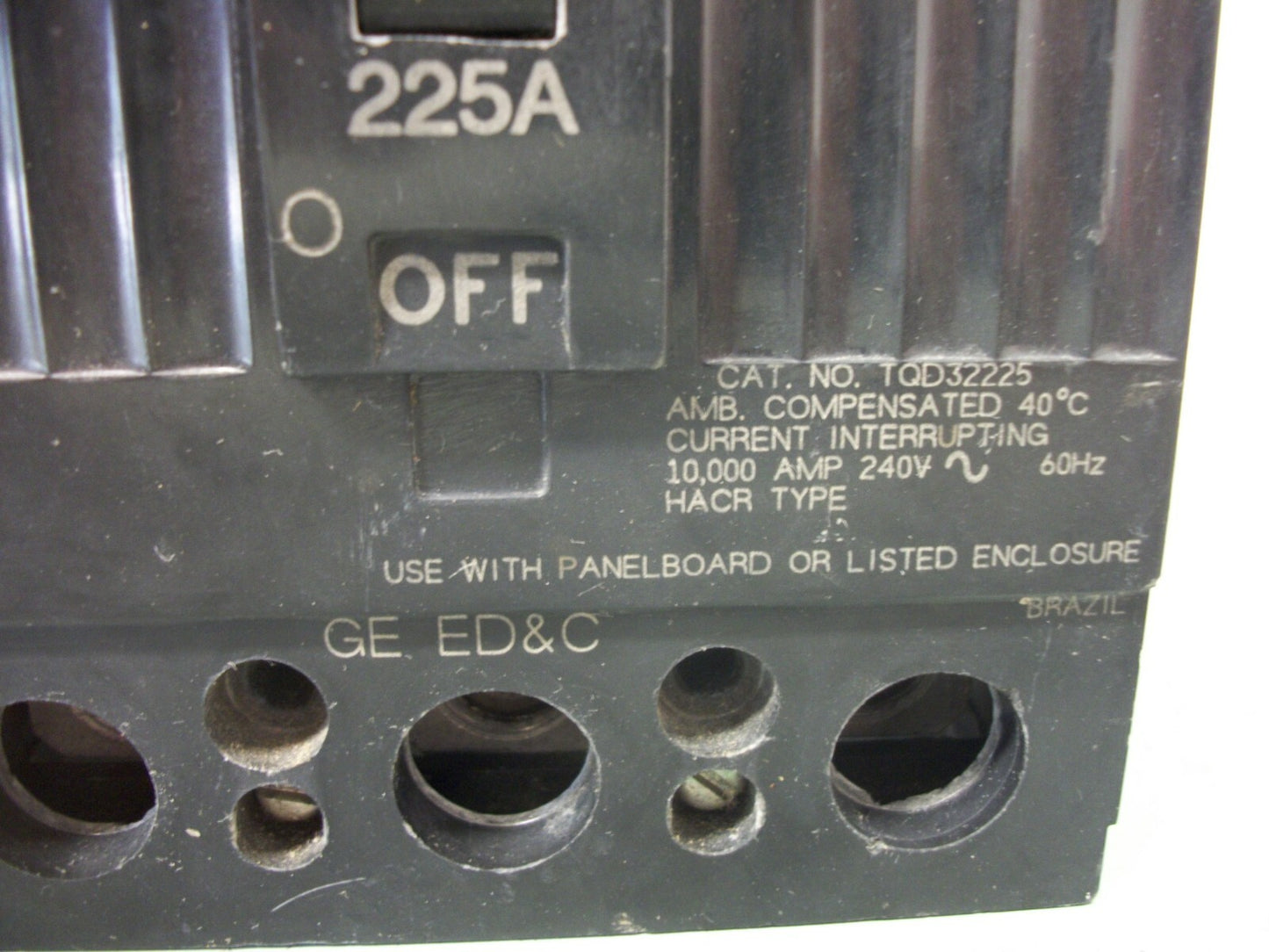 GE TQD CIRCUIT BREAKER TQD32225 225AMP 240VOLT 3POLE