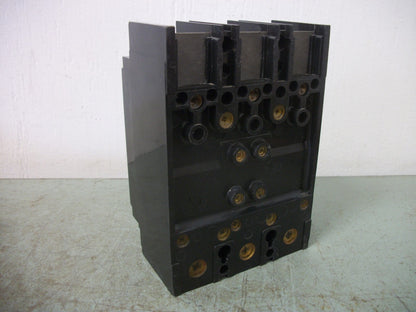 SQUARE D Q2L CIRCUIT BREAKER Q2L3200 200AMP 240VOLT 3POLE CHIPPED