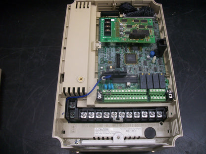 YASKAWA VARISPEED F7 VARIABLE FREQUENCY DRIVE CIMR-F7U47P5 480VOLT 3PH 17AMP