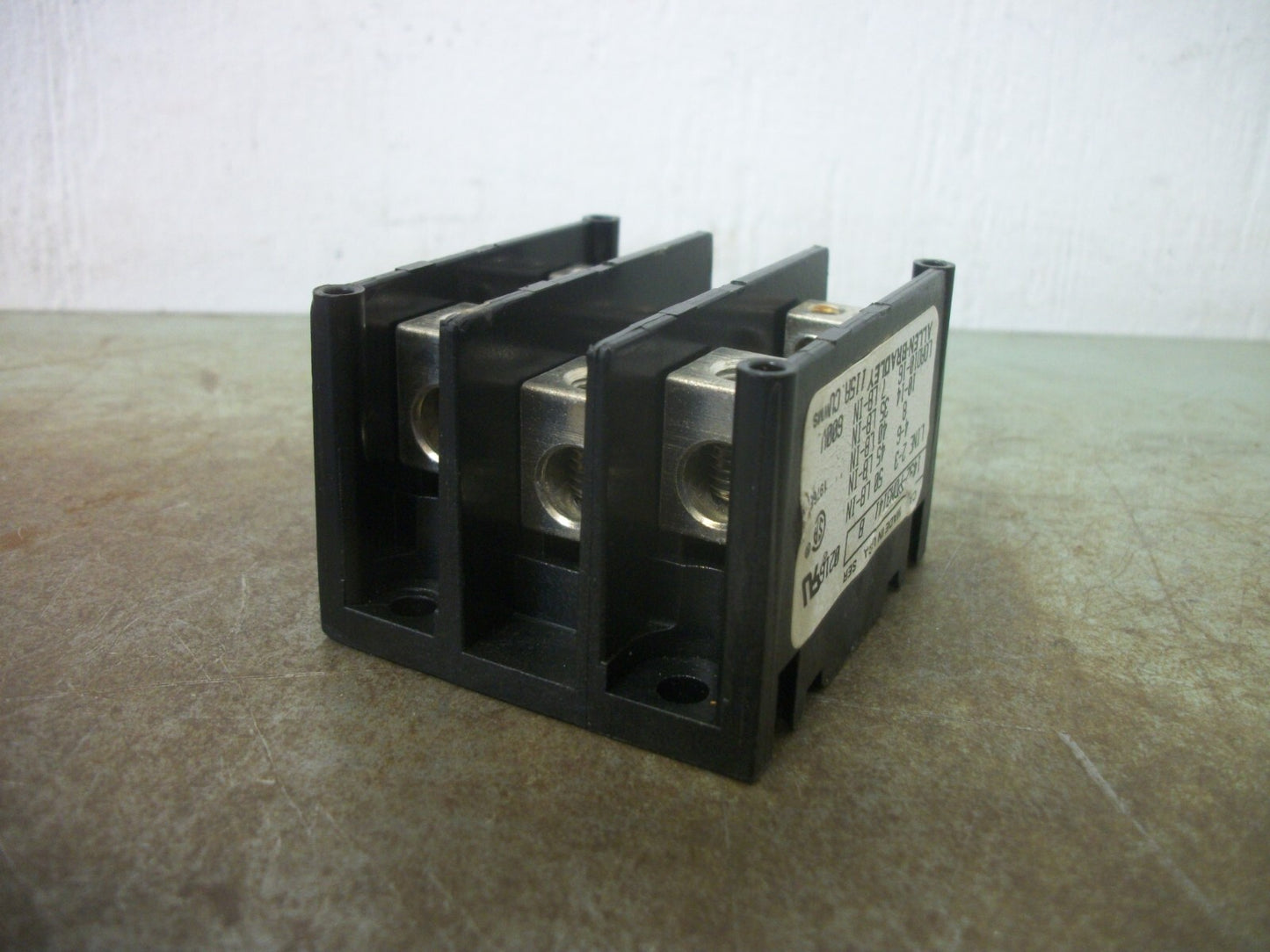 ALLEN-BRADLEY POWER TERMINAL BLOCK 1492-PDM3141 115AMP 600VOLT 3POLE NOB