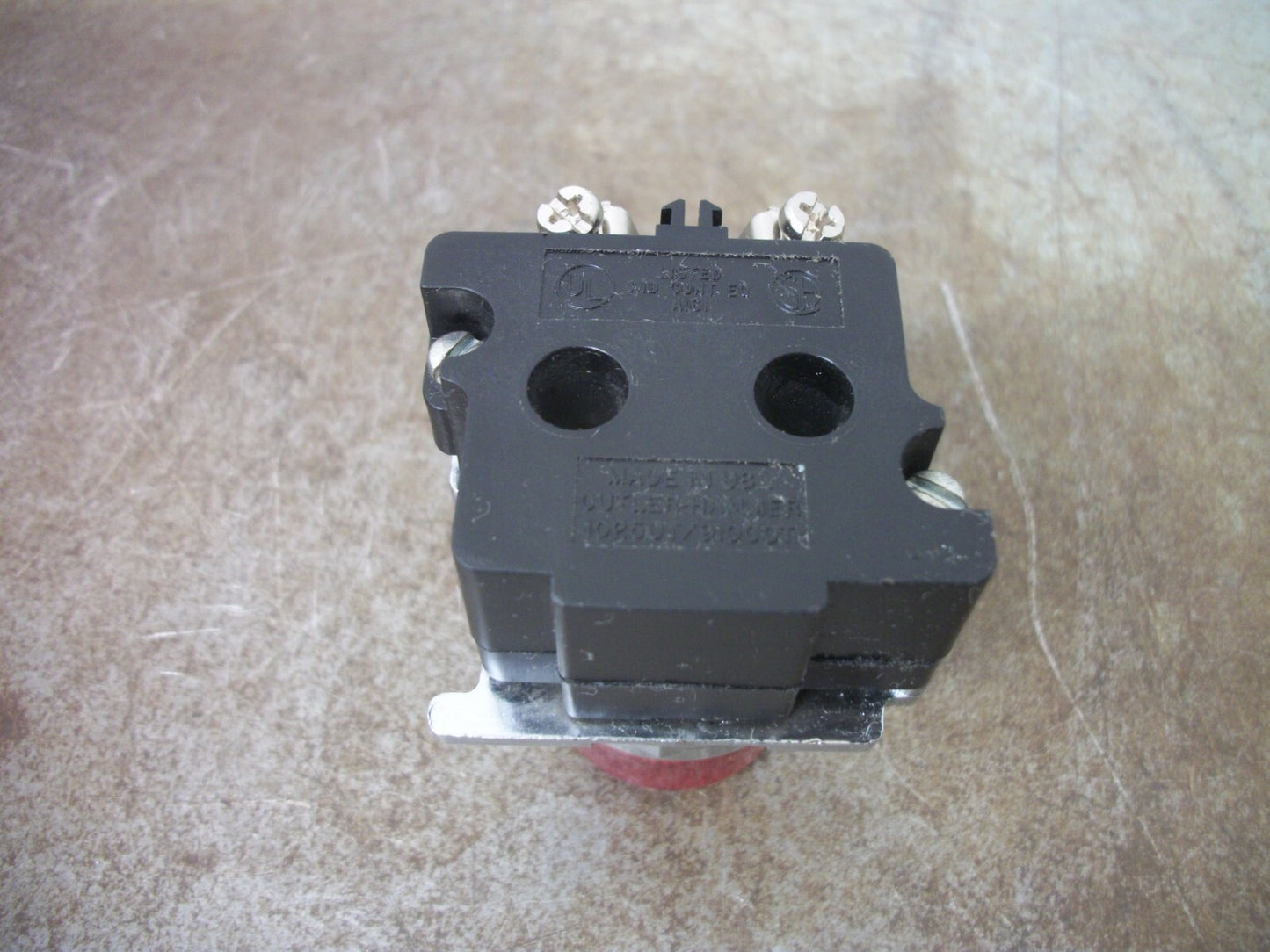 CUTLER-HAMMER RED INDICATOR LIGHT 10250T34R 120VOLT USED